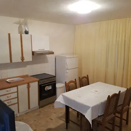 Ana-marija Apartment *
